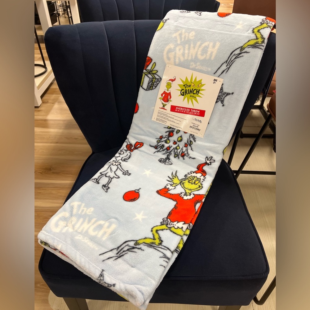 The Grinch Oversized Throw NWT